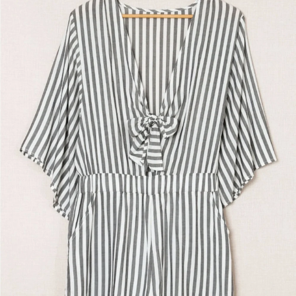 Gray Kimono sleeve romper with tie front and pockets - Picture 10 of 13